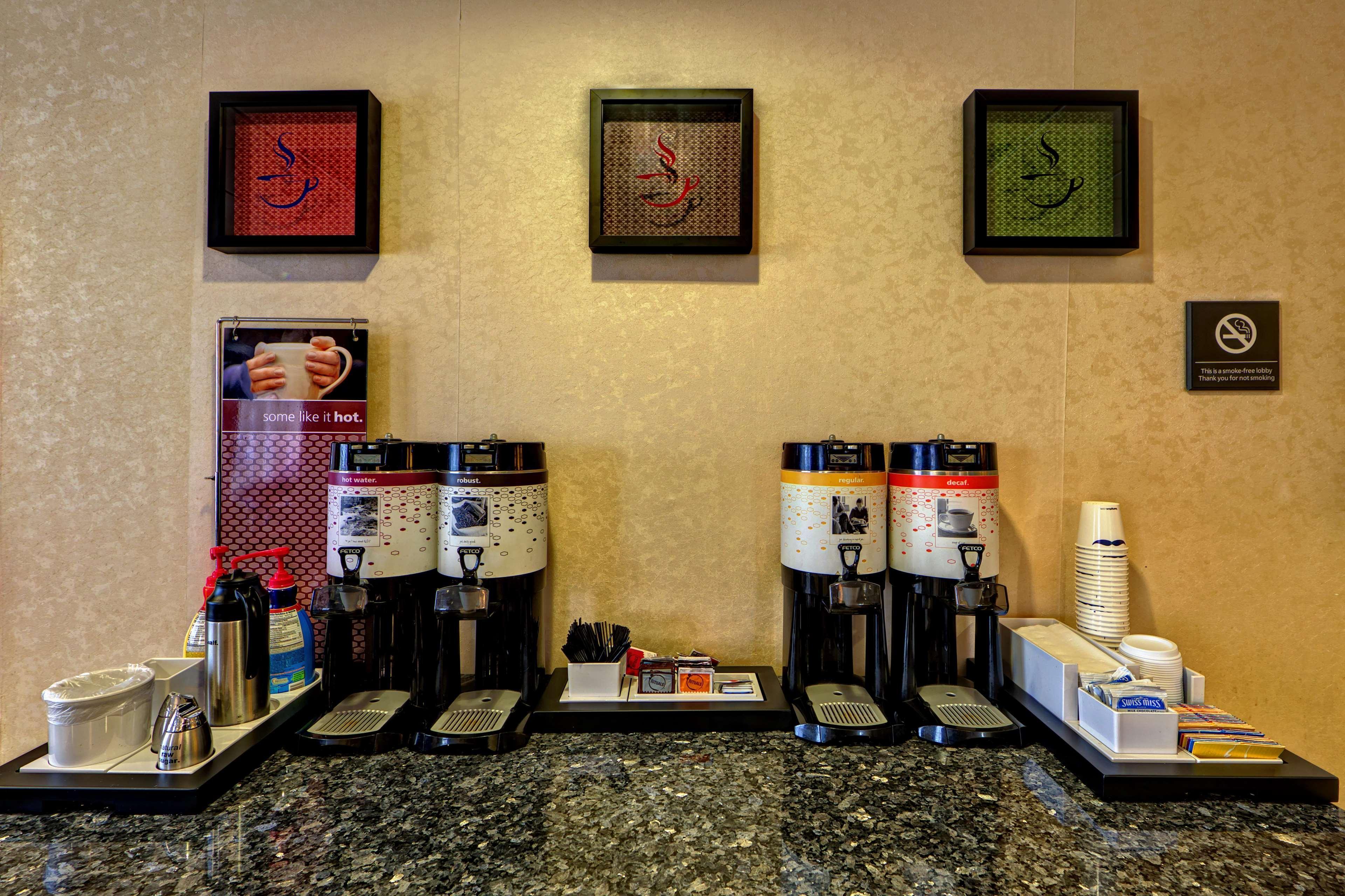 Hampton Inn מנינג מראה חיצוני תמונה